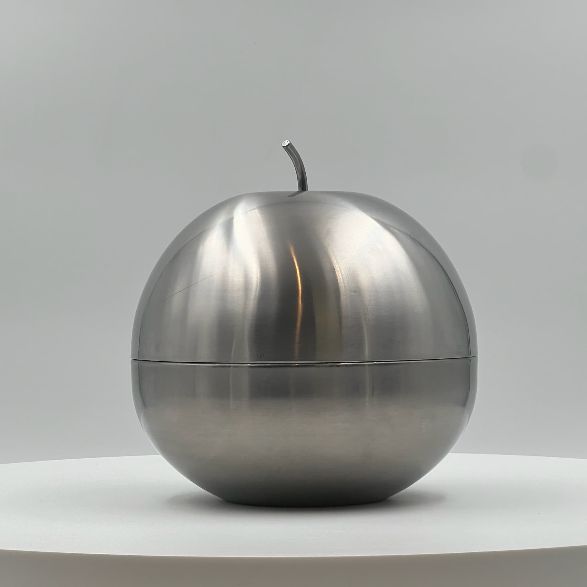 Morinox Stainless Steel Apple: Beautiful 70s Design Centerpiece - Image 3