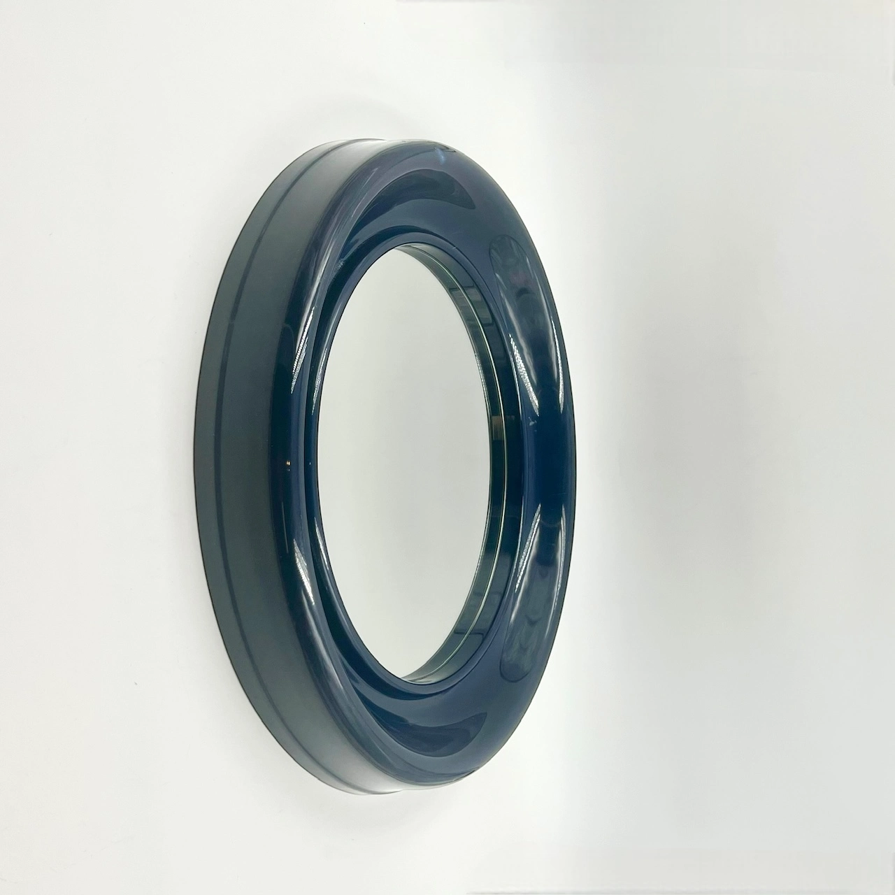 70s Plastic Mirror: Vintage Blue Round Design for Retro Interiors - Image 3