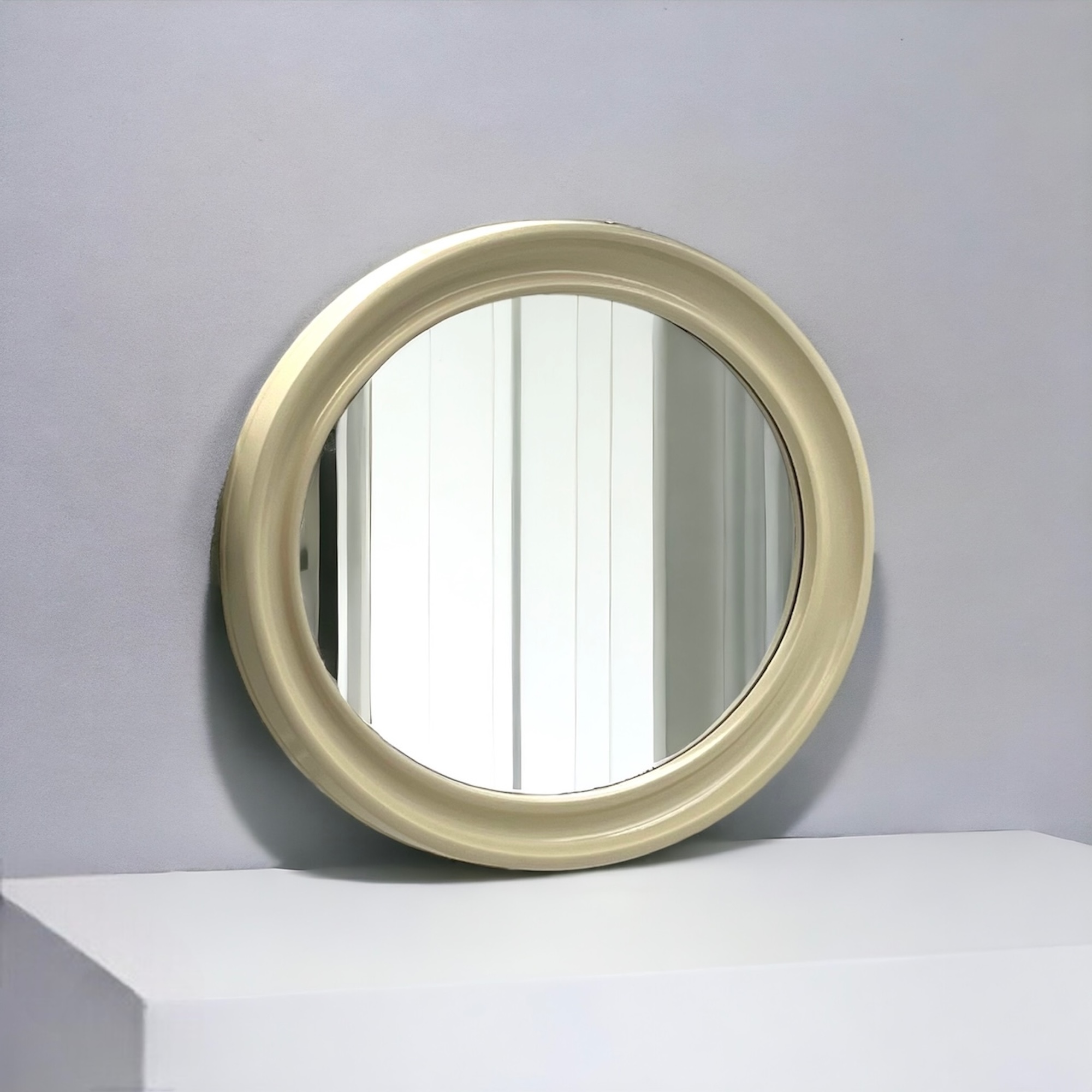 70s Wall Mirror by Carrara and Matta: Iconic Oval America Model - Image 5