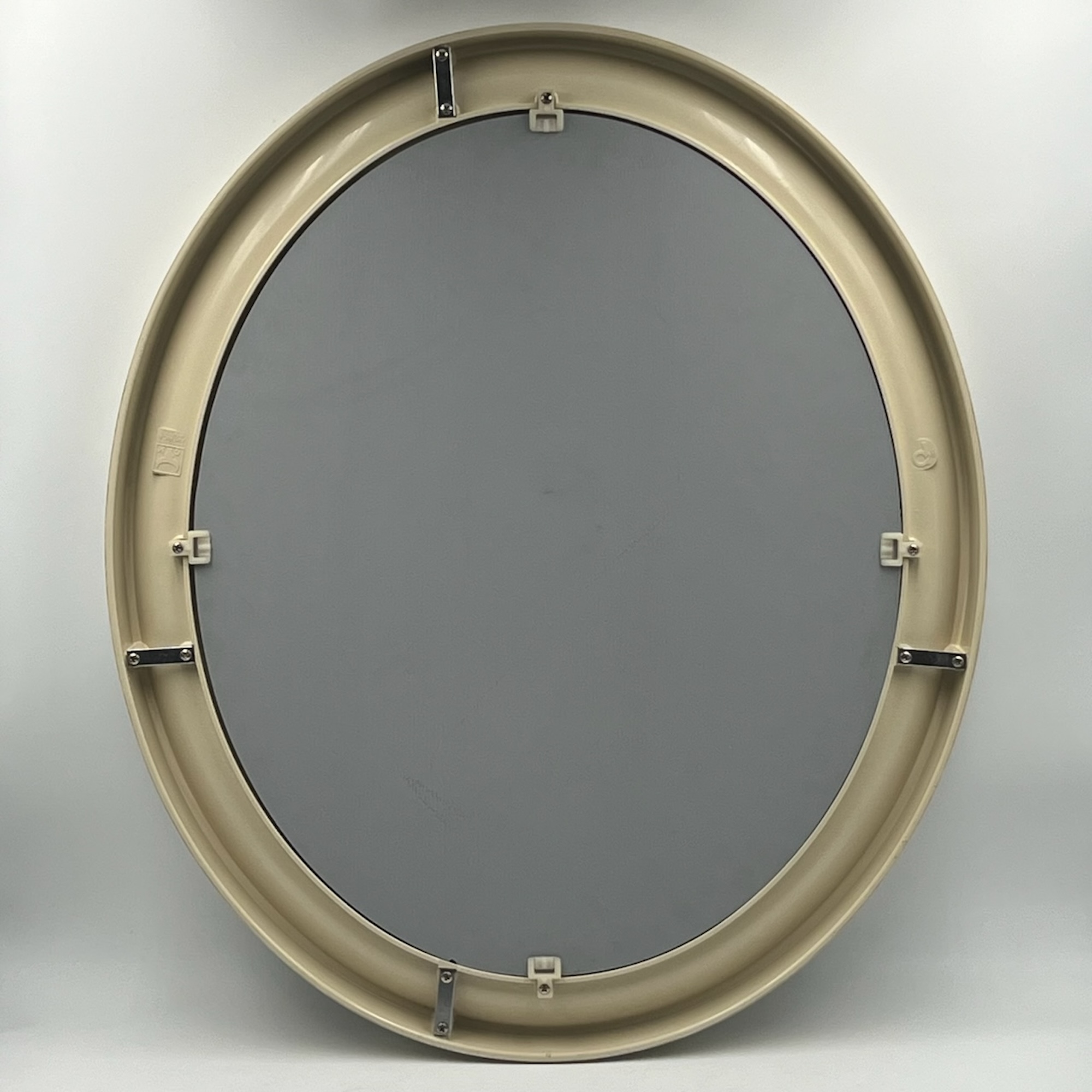 70s Wall Mirror by Carrara and Matta: Iconic Oval America Model - Image 8