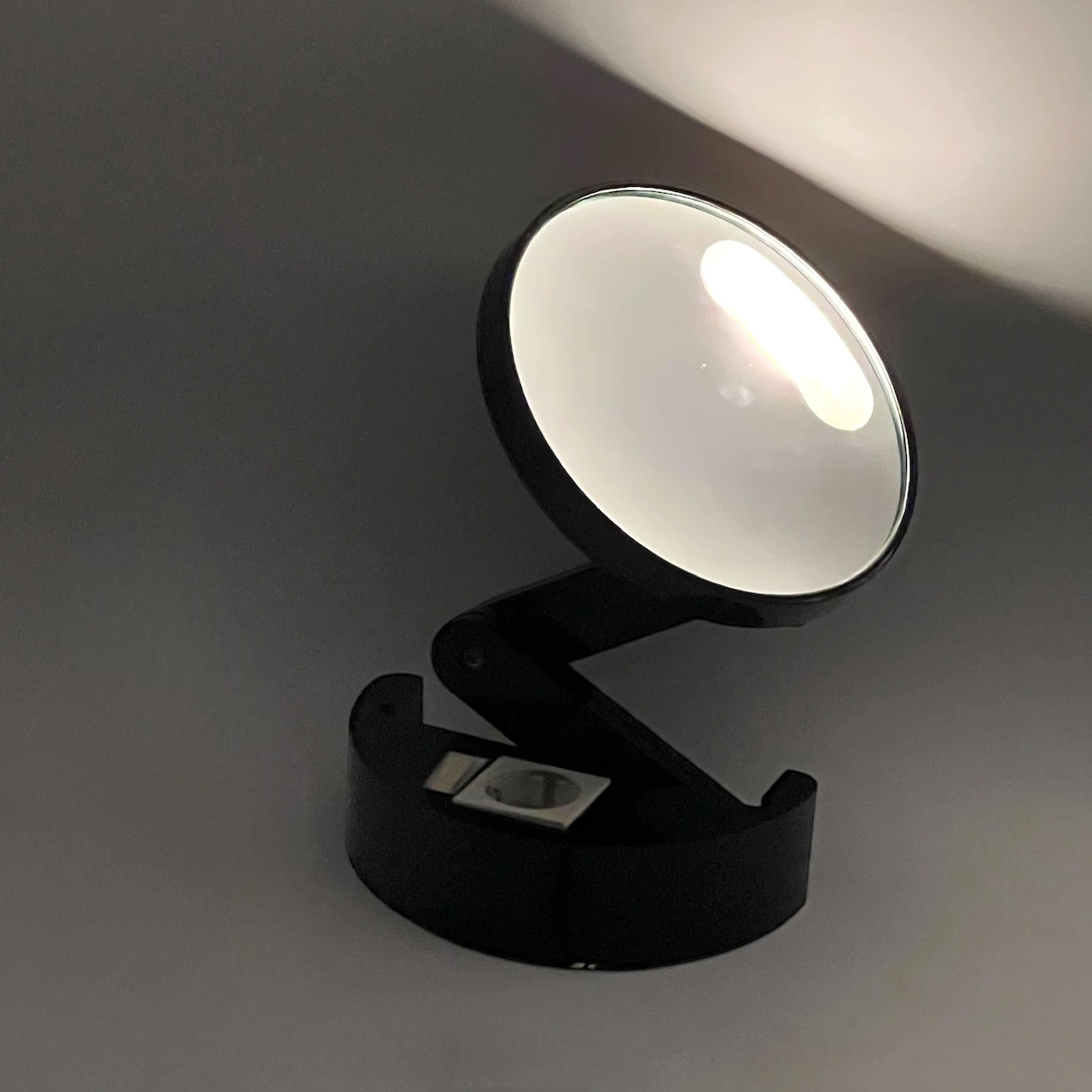 70s Wall Mirror with Light by Makio Hasuike for Gedy – Italian Design Classic - Image 4