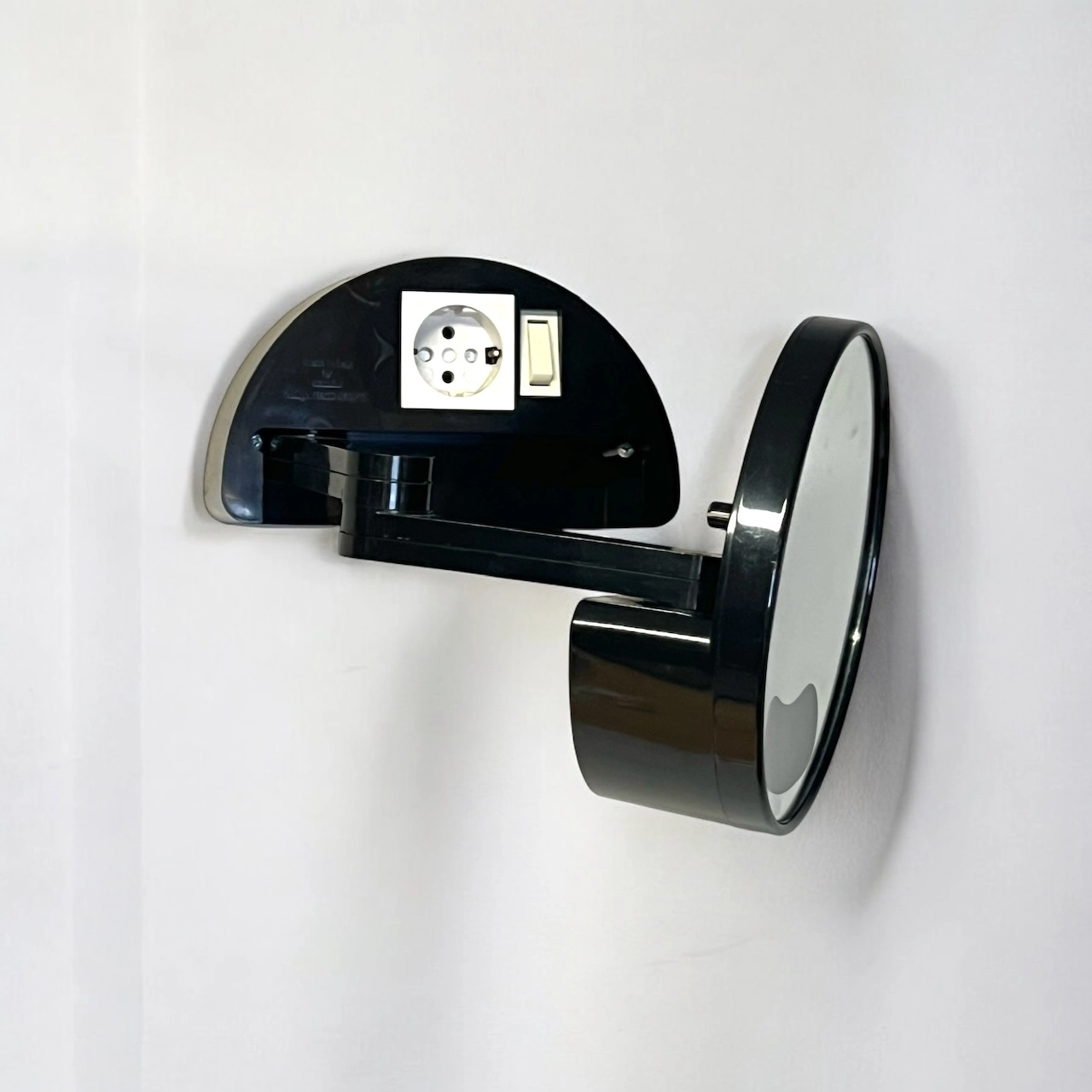 70s Wall Mirror with Light by Makio Hasuike for Gedy – Italian Design Classic - Image 8