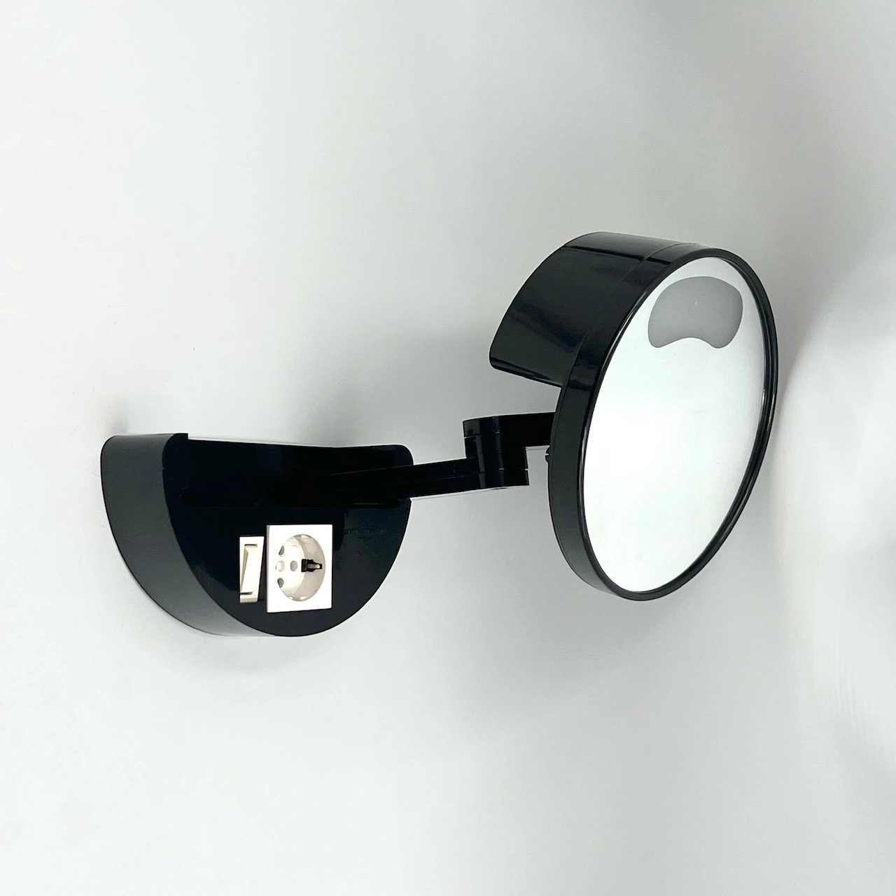 70s Wall Mirror with Light by Makio Hasuike for Gedy – Italian Design Classic - Image 9