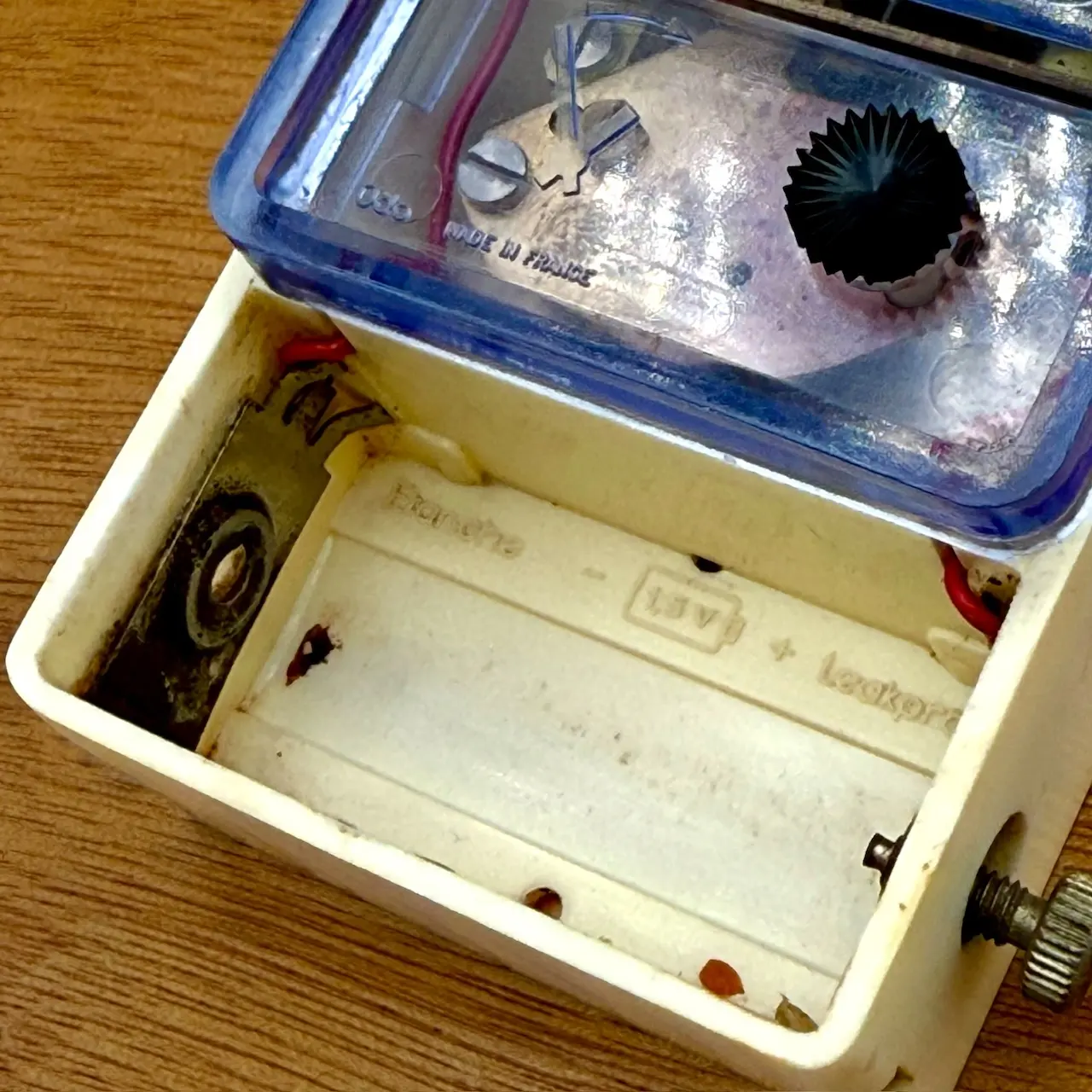 Elegant Vintage Wall Clock in Black Formica – ODO France 60s Treasure - Image 10