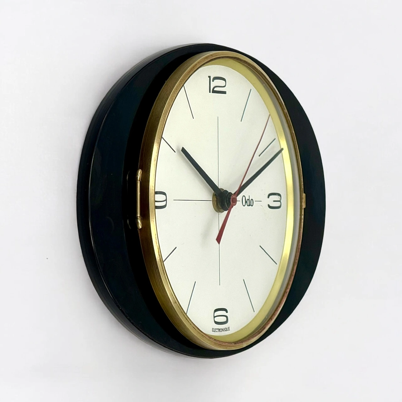 Elegant Vintage Wall Clock in Black Formica – ODO France 60s Treasure - Image 7