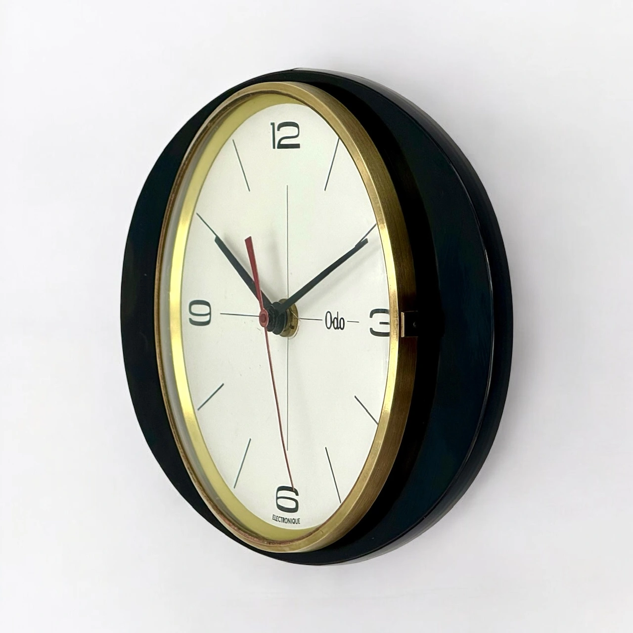 Elegant Vintage Wall Clock in Black Formica – ODO France 60s Treasure - Image 8