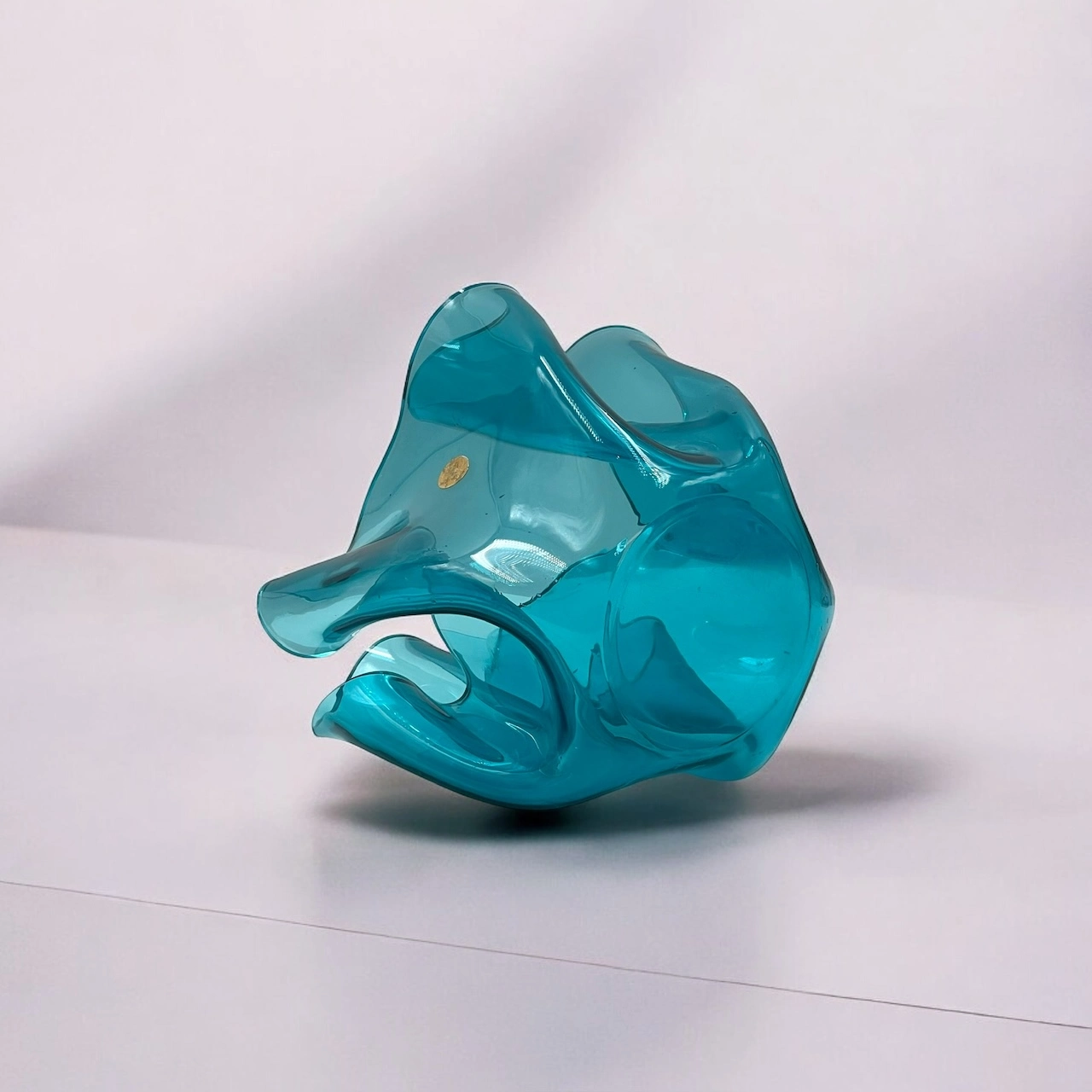 Exquisite Space Age Vase "Fazzoletto" by Luigi Massoni for Guzzini 1970s - Image 7