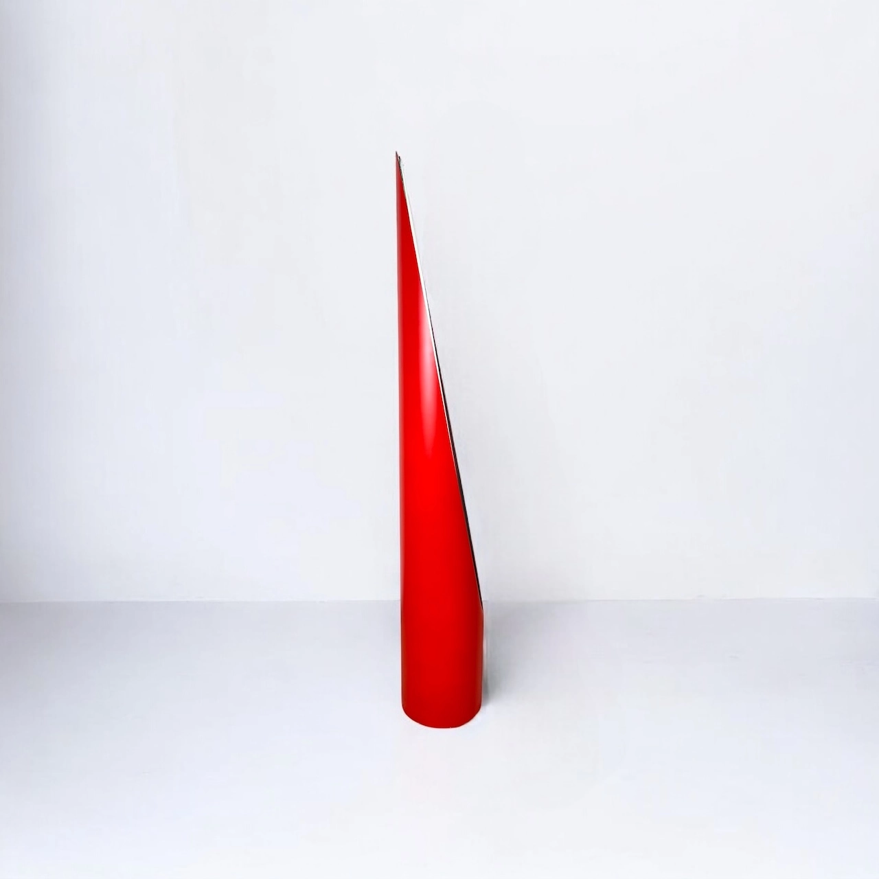 Lipstick Mirror in Glossy Red - 70s Vintage Design Masterpiece - Image 4