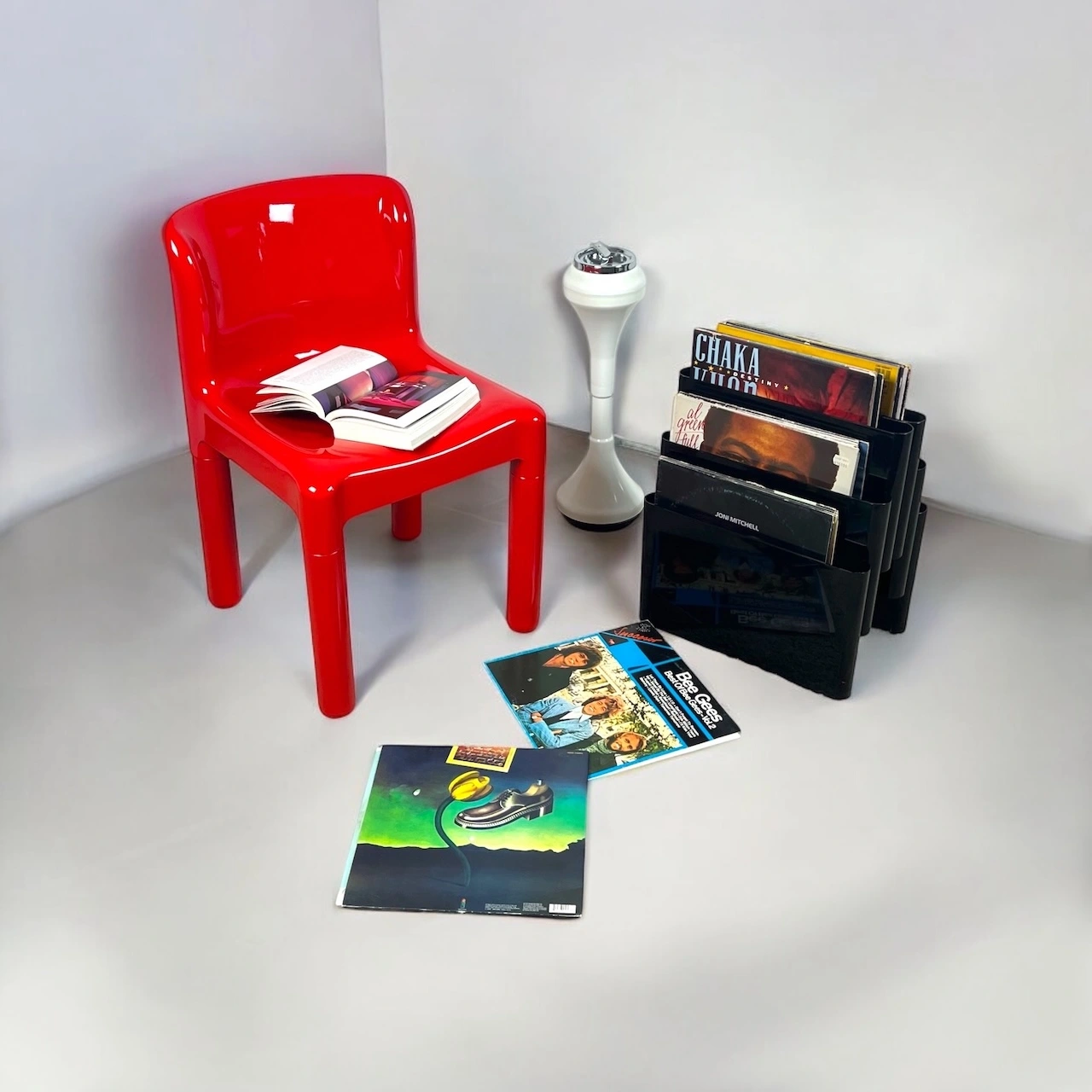 Rare 1960s Vintage Ashtray &ndash; Sleek Retro Floor Standing - Image 10