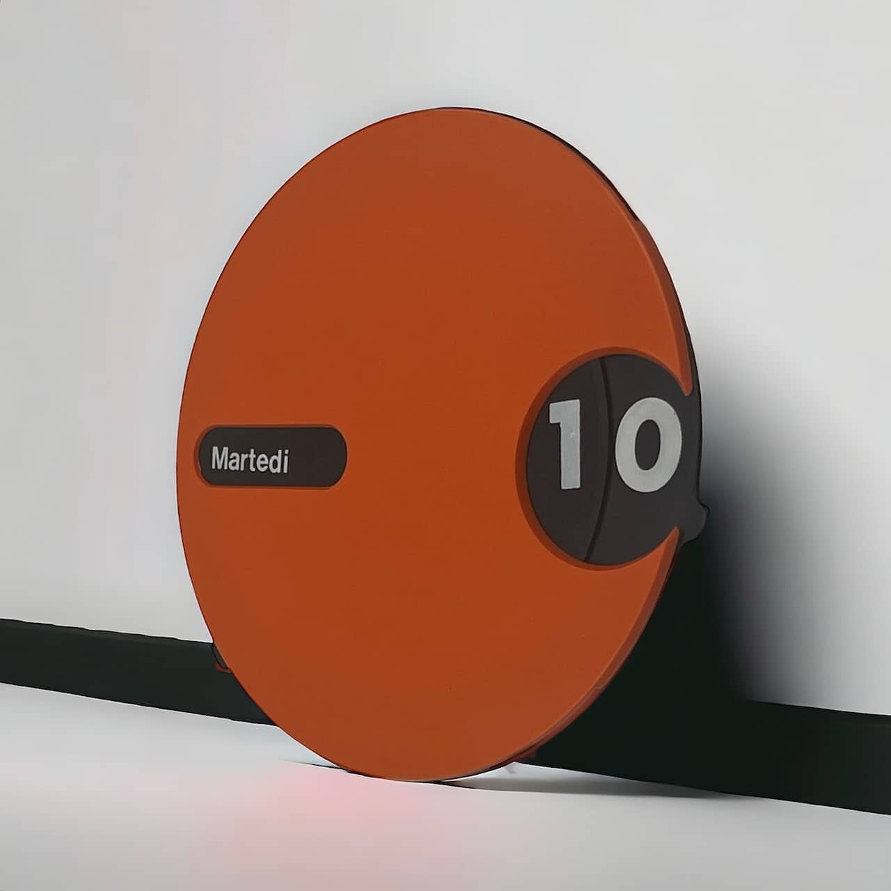 Rare 1970s Italian Space Age Calendar: Retro Futurism Timepiece - Image 5