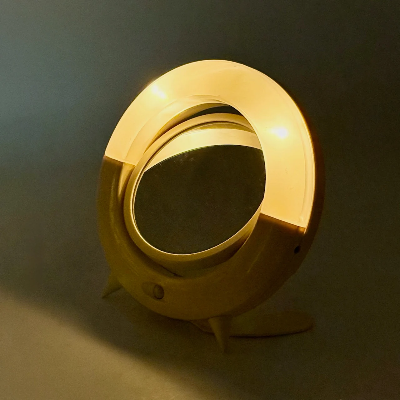 Space Age Mirror – Lighted Design with Retro Futuristic Charm - Image 2