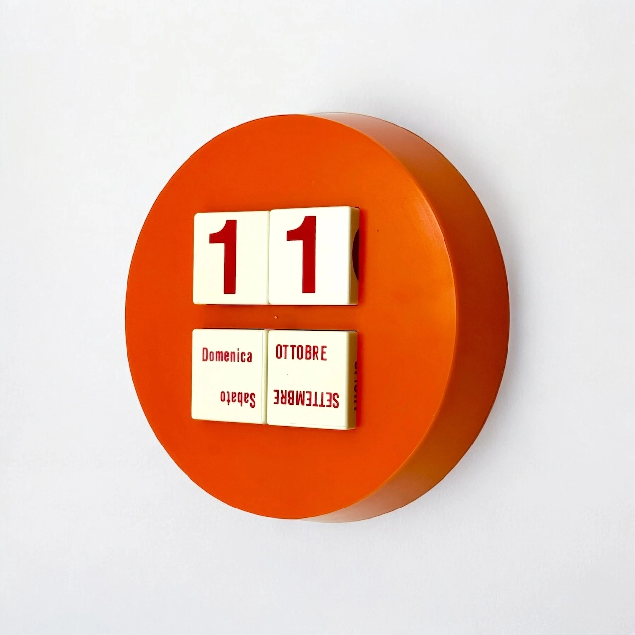 Vintage 1970s Space Age Calendar – Iconic Italian Design in Orange - Image 10