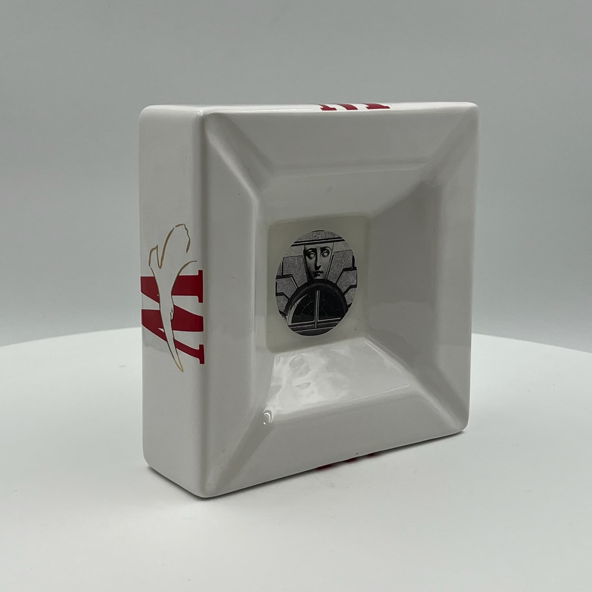 Vintage Fornasetti 70s: Tema e Variazioni Rare Ashtray Winston #212 - Image 4