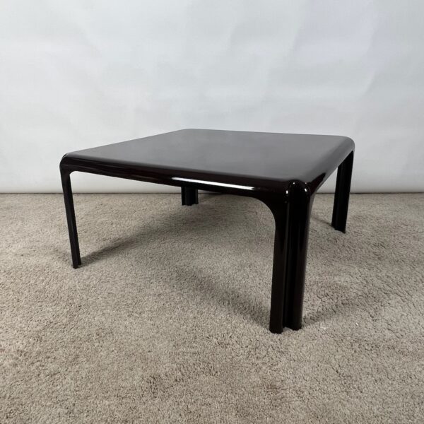 Arcadia Brown Table Magistretti Artemide 60s - natavintage.com