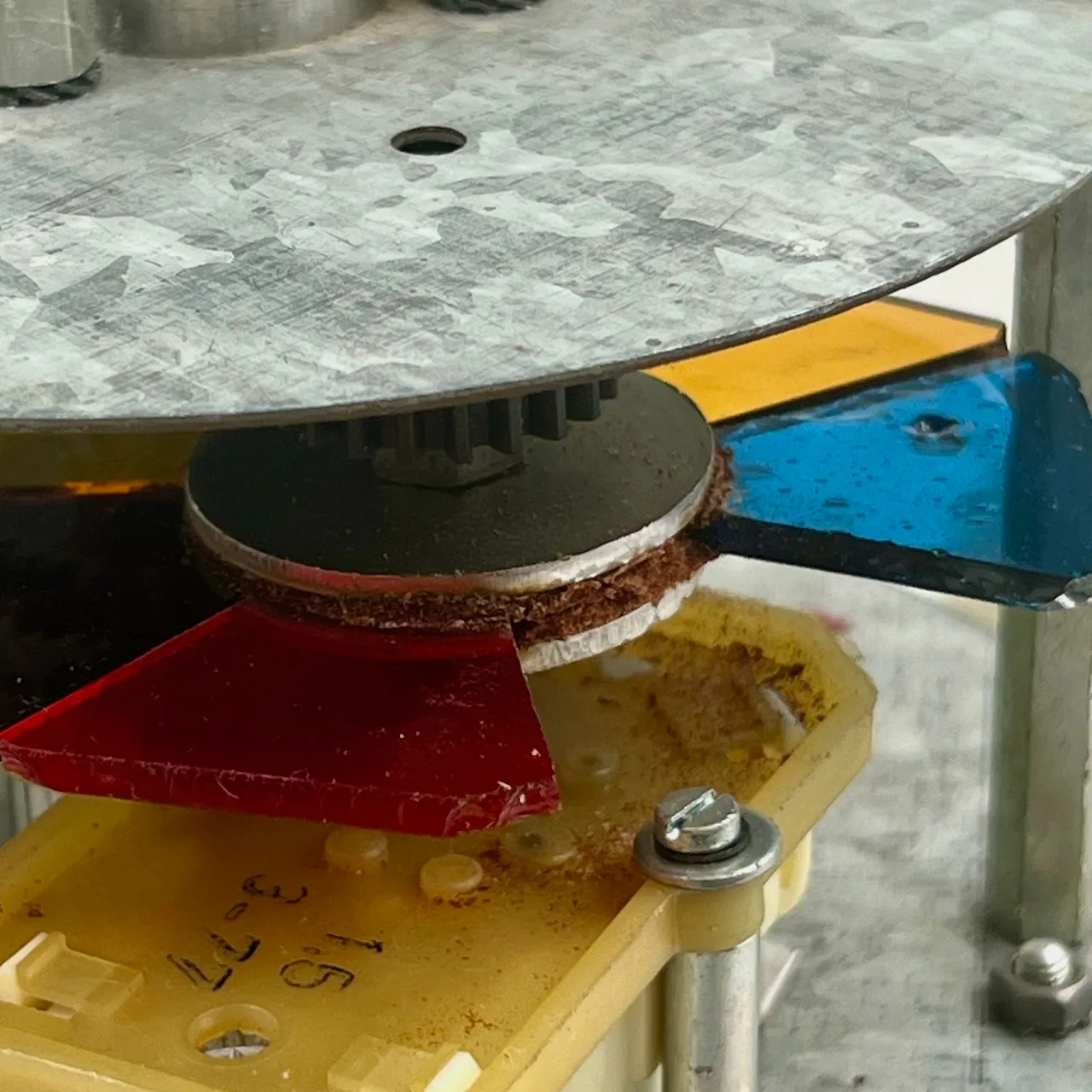 60s Ambient Lamp: Vintage Rotating Metal Light with Color Effect - Image 7