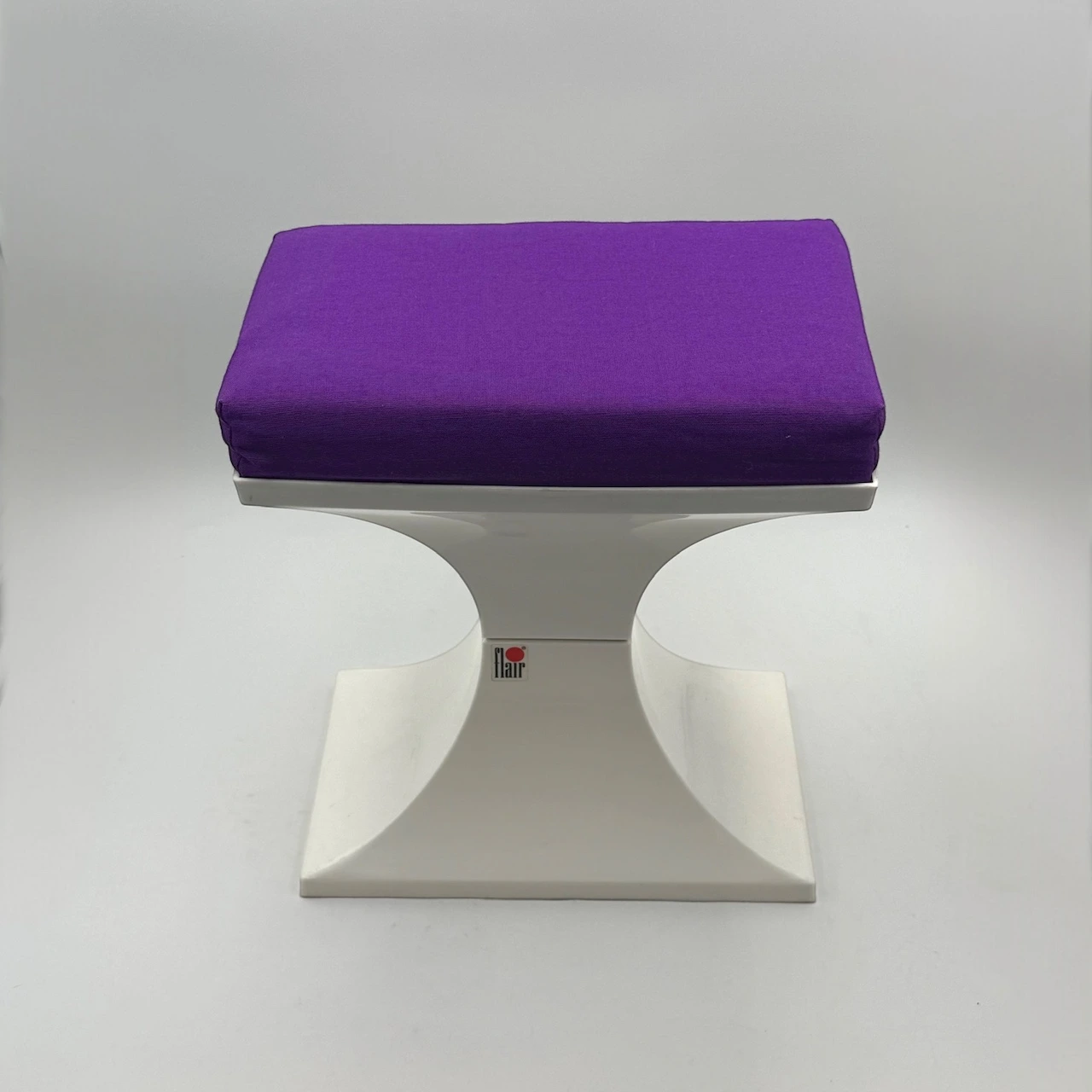 1970s Space Age stool by Flair made in Holland in white plastic with purple cushion