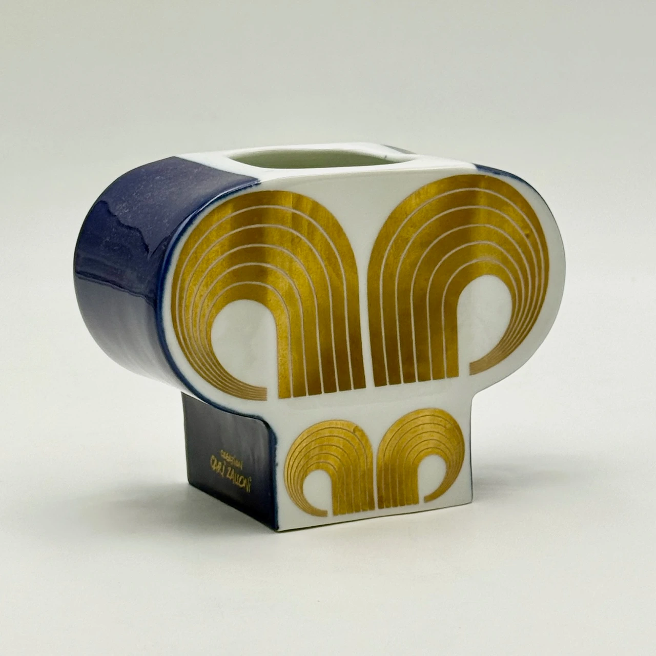 Cari Zalloni vase Bison Altenkunstadt cobalt blue porcelain with gold geometric motif 1970s